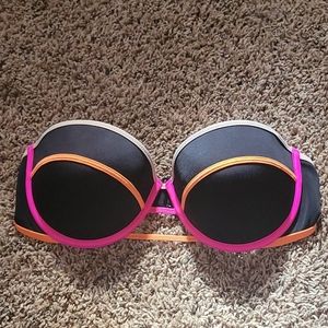 34D Victoria Secret bathing suit top
